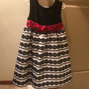 Beautiful Girls Dress NWT, Size 6